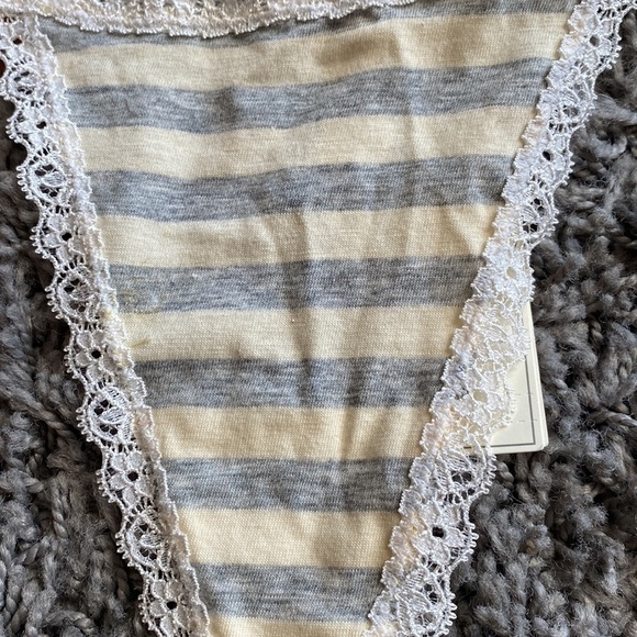 Gilly Hicks NWT Skinny Thong Bundle Size Small - Picture 4 of 9